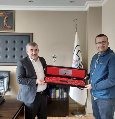 Hamamözü Çerkes Derneği Başkanı Ayhan DUMAN ve Yönetim Kurulu Üyelerinden Ziyaret.