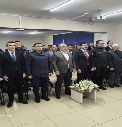 Belediye Başkanımız Cihan DEMİR, 18 Mart Şehitleri Anma Günü ve Çanakkale Zaferi’nin yıldönümü dolayısıyla Atatürk İlköğretim Okulunda düzenlenen proğrama katıldı.