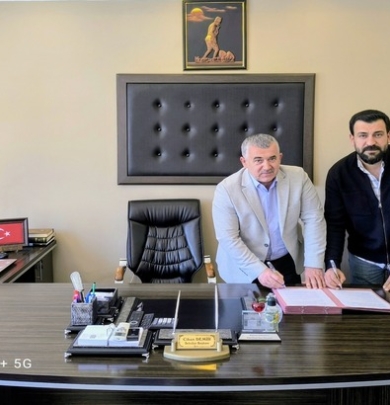 Bir ilçenin geleceği; üretemiyle, yatırımcısı ile ve istihdamıyla büyür.