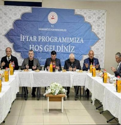 İlçemiz Kaymakamı Ertuğrul ARSLAN ve Belediye Başkanımız Cihan DEMİR, köy ve mahalle muhtarlarımızla düzenlenen iftar programında bir araya geldi.