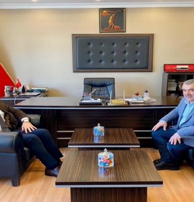 İlçemiz Kaymakamı Sn. Ertuğrul ARSLAN, Belediye Başkanımız Sn. Cihan DEMİR'e makamında iade-i ziyarette bulundu.