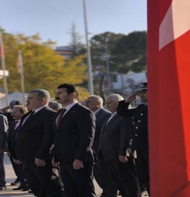 Türkiye Cumhuriyeti'nin kurucusu Gazi Mustafa Kemal Atatürk, ölümünün 87. Yılında İlçemizde düzenlenen törenlerle anıldı.