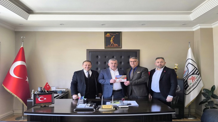 Belediye Başkanımız Cihan DEMİR, Amasya Dernekler Federasyonu Genel Başkanı Turan SAYAR ve beraberindeki heyeti belediyemizde ağırladı.