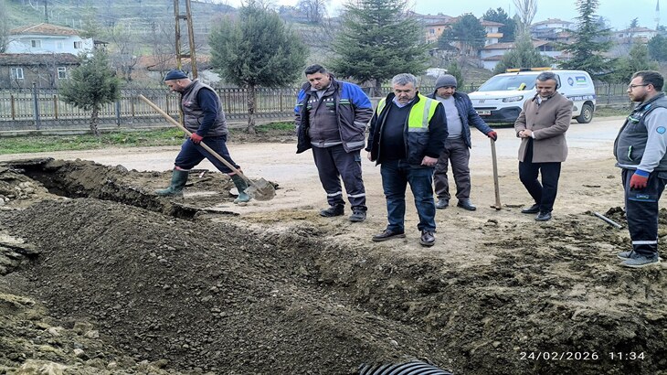 Belediye Başkanımız Cihan DEMİR, ilçemiz Saray Mahallesi’nde yapımı devam eden asfalt, yol genişletme, peyzaj ve kaldırım çalışmalarını yerinde inceledi.