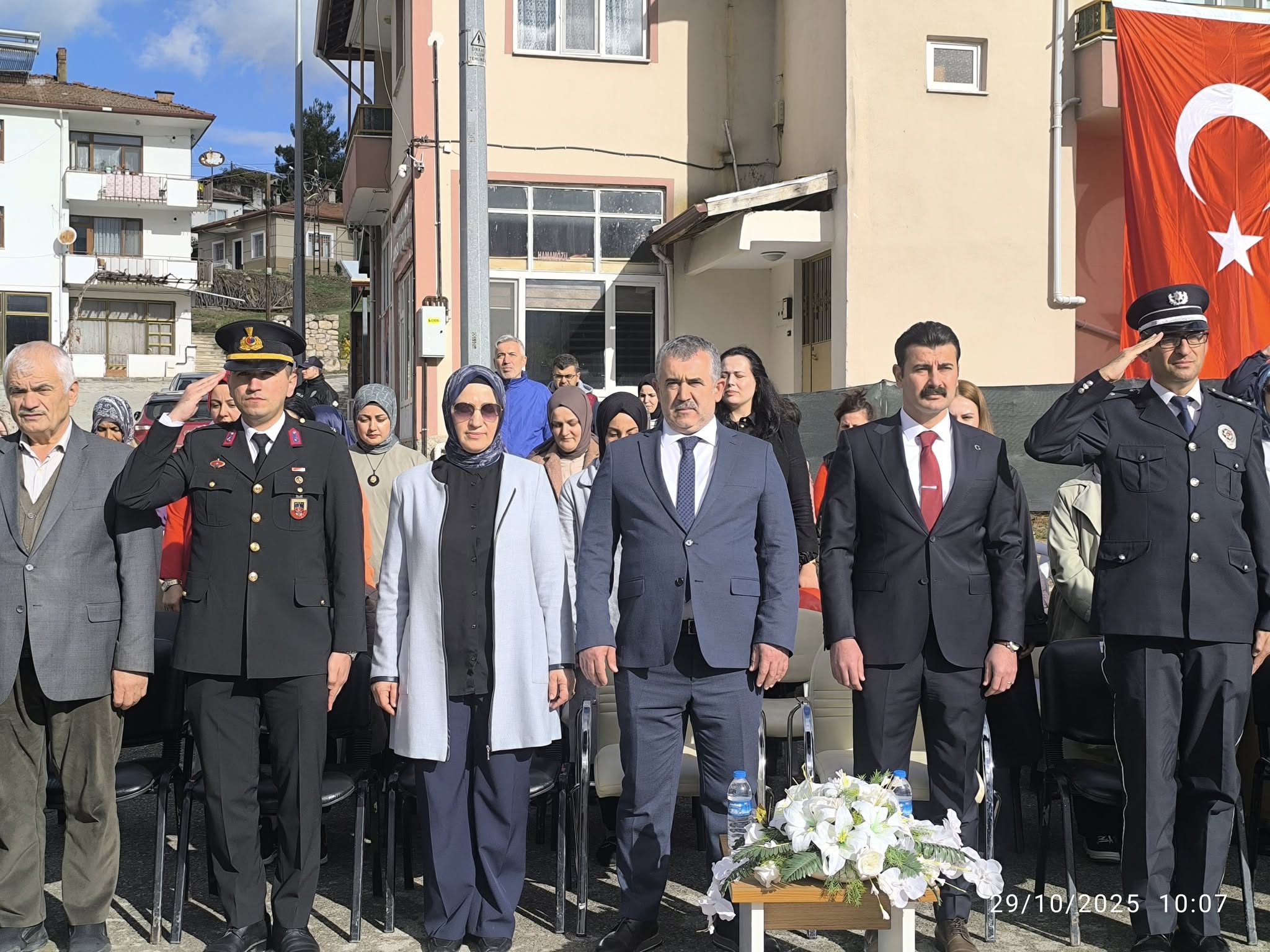 Cumhuriyetimizin 102. Yılı İlçemiz Cumhuriyet Meydanında Büyük Coşkuyla Kutlandı.