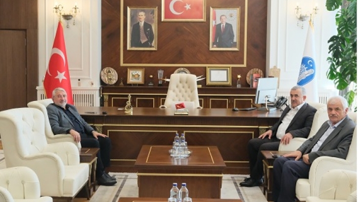 Belediye Başkanımız Cihan DEMİR, Çorum Belediye Başkanı Sayın Halil İbrahim AŞGIN‘a nezaket ziyareti gerçekleştirdi.