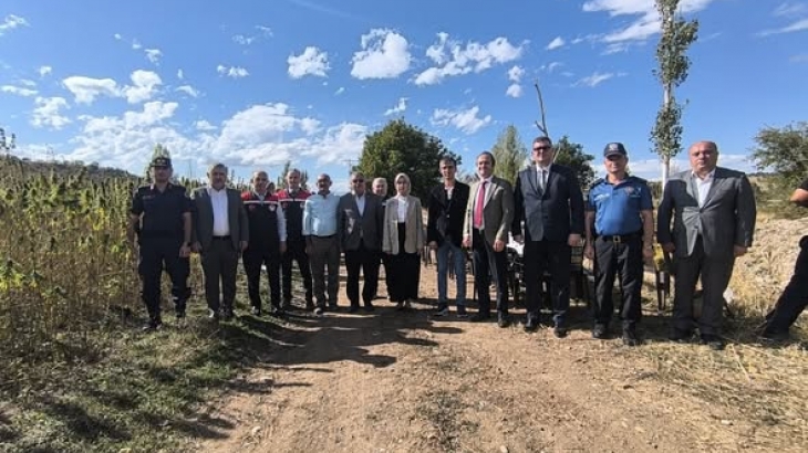 Belediye Başkanımız Cihan DEMİR, İlçemizde düzenlenen Kenevir Hasat Programına katıldı.