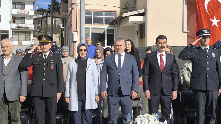 Cumhuriyetimizin 102. Yılı İlçemiz Cumhuriyet Meydanında Büyük Coşkuyla Kutlandı.